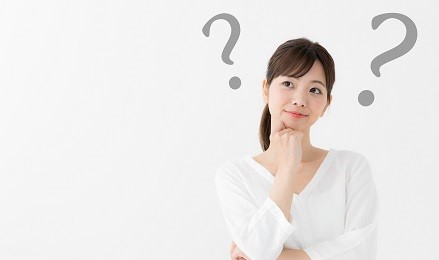 悩んでる女性